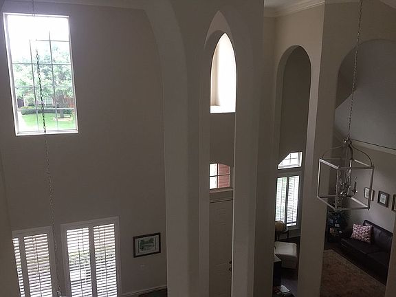 4th image of 1725 Briaroaks Dr