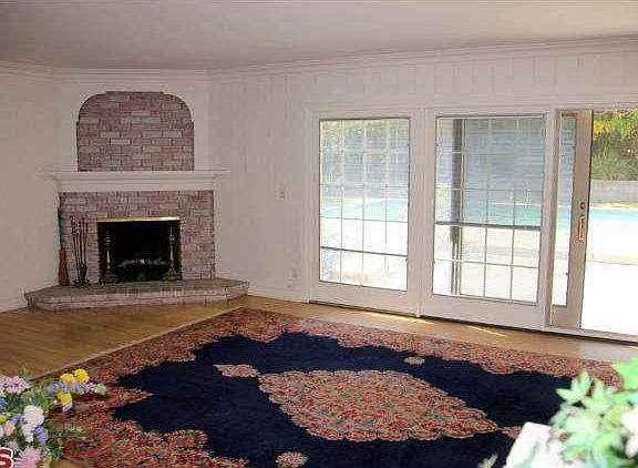 5th image of 3015 Earlmar Dr