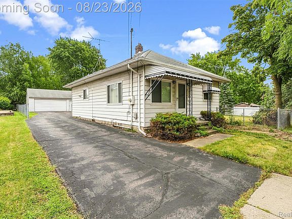 4th image of 2083 Dutcher St