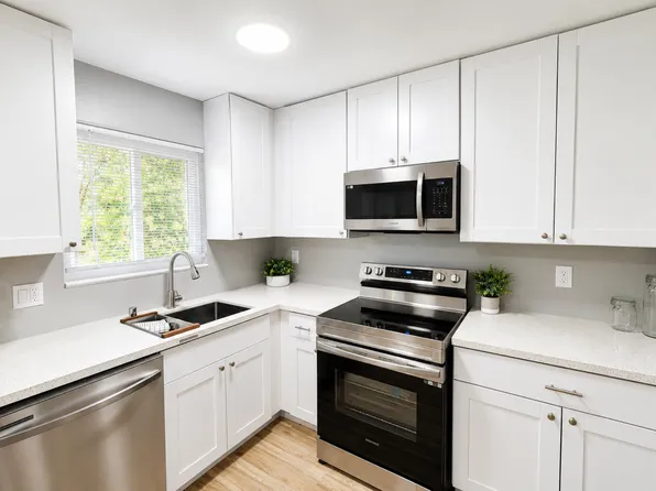 SEKK Investments Grove LLC, 2568 Grove Way #A44f03820, Castro Valley, CA 94546