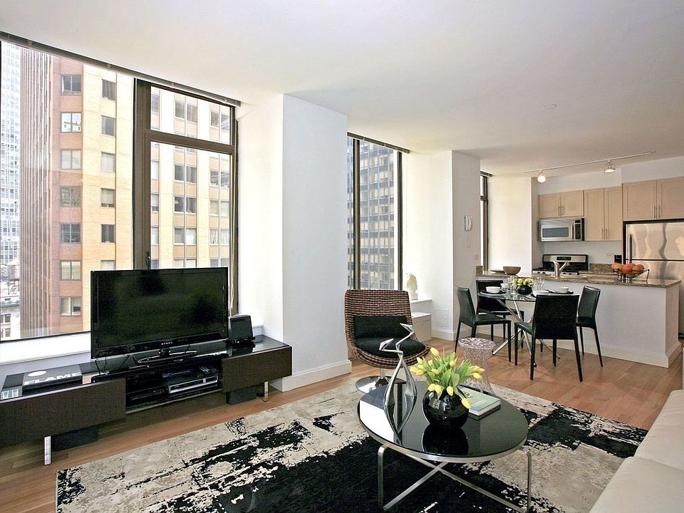 1st image of 126 Pearl St #16G