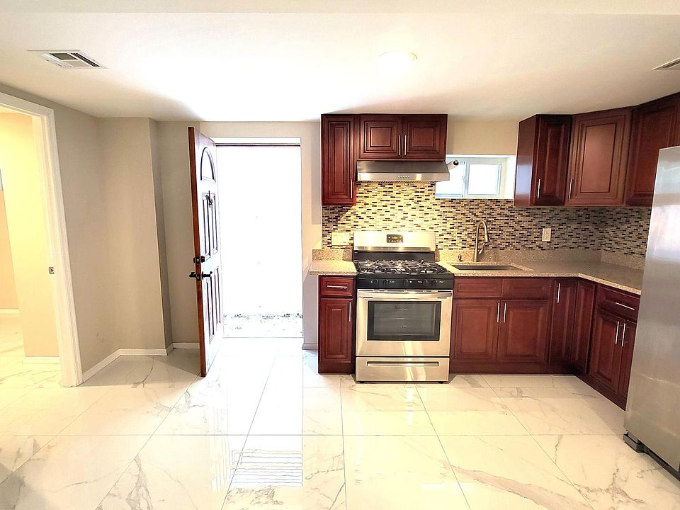 1st image of 11826 203rd St
