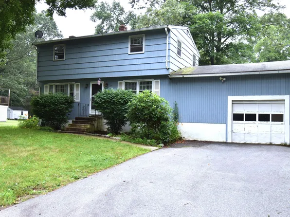 11 Willow Lane, Clinton, CT 06413