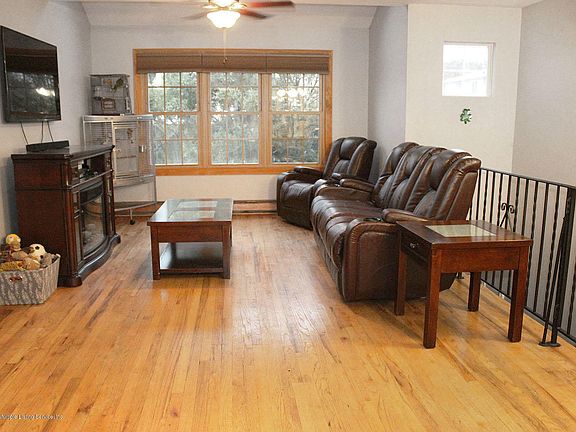 5th image of 35 Corona Ave