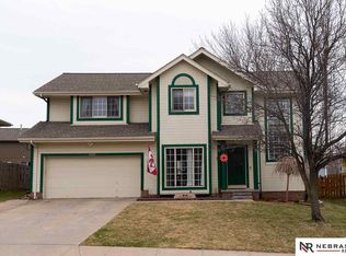 15519 Edna St, Omaha, NE 68138