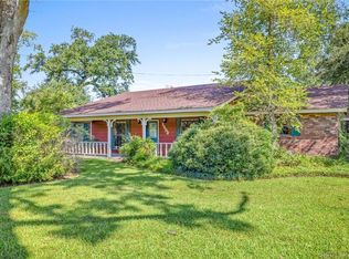 2002 Chamblee Dr, Sulphur, LA 70665