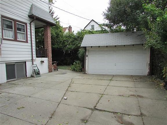 5th image of 8427 116th St #1