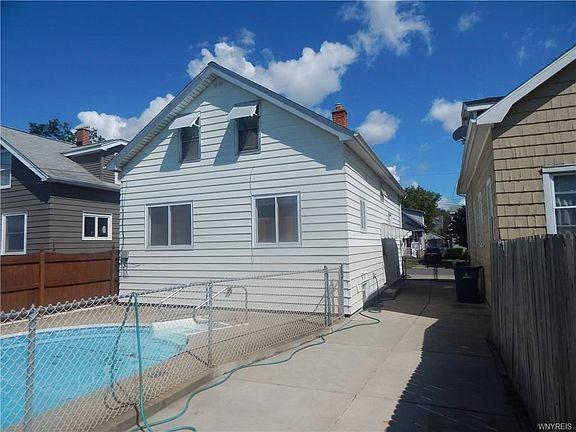 5th image of 147 Mariemont Ave