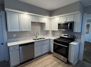 402 E Elm St, Urbana, IL 61802