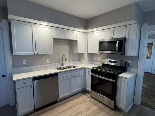 402 E Elm St, Urbana, IL 61802