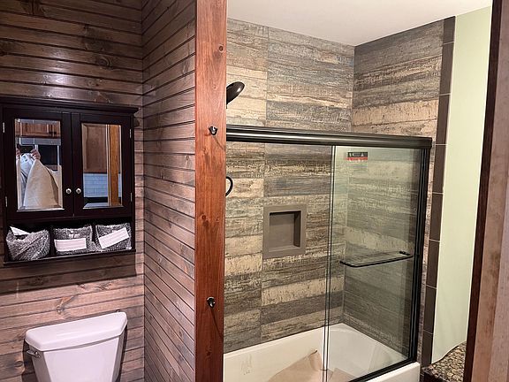 5th image of 301 Fairview Ave Suite 3
