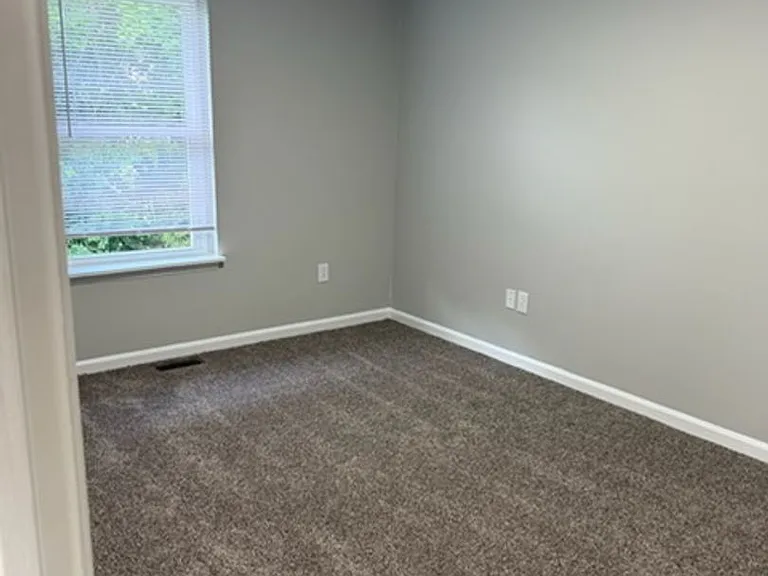 443 Jason Dr — Photo 8