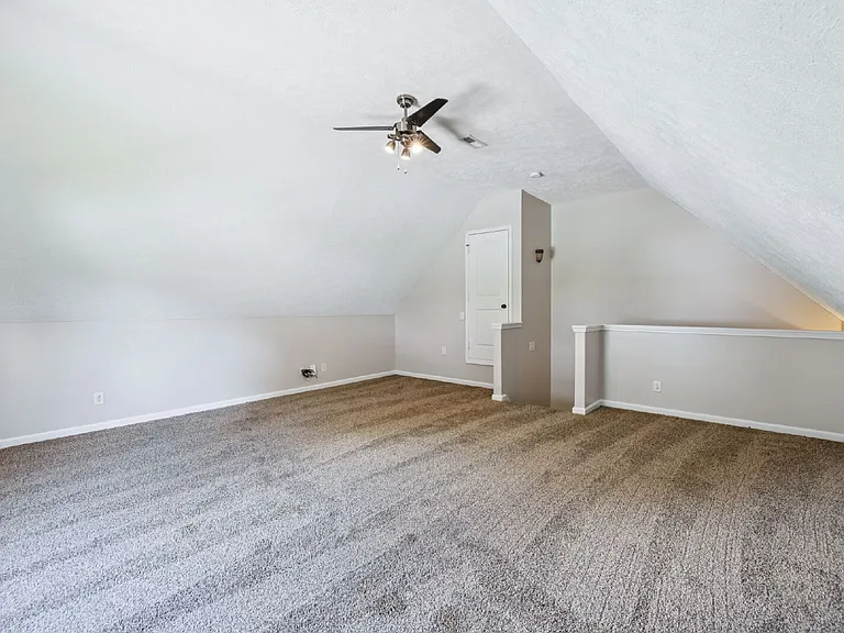 634 Hidden Valley Dr — Photo 31