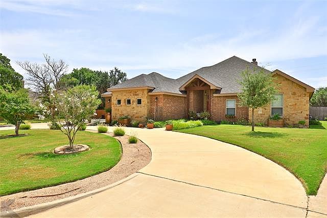 1st image of 3289 Woodlake Dr