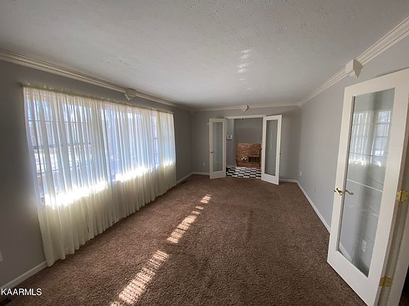 5th image of 113 Oakwood Dr