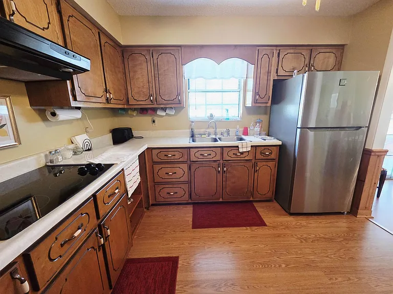 102 S Claire Dr — Photo 6