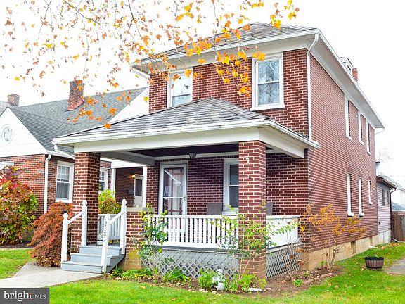 2nd image of 2203 Fairview Ave