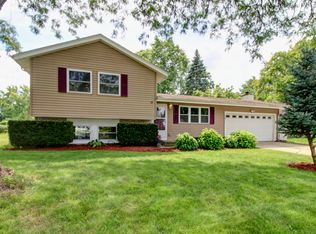 30W111 Glenhurst Ct, Warrenville, IL 60555