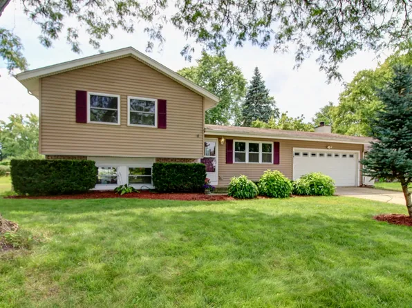 30W111 Glenhurst Ct, Warrenville, IL 60555