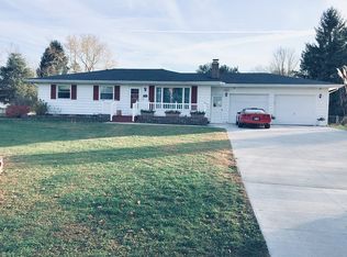 4881 E Berry Rd, Pleasant Lake, MI 49272