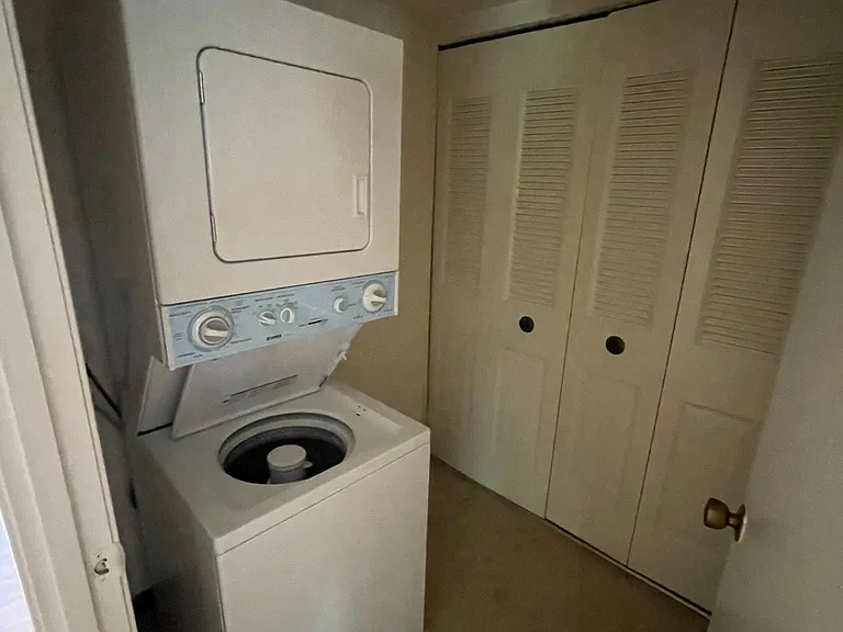 11301 Commonwealth Dr #203 — Photo 10