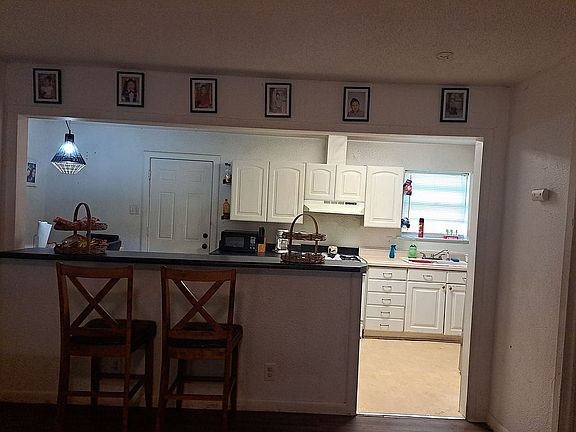 5th image of 1527 Buena Vista St