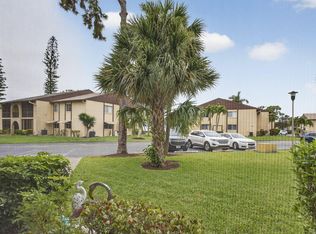 327 Pine Ridge Cir APT A-1, Greenacres, FL 33463