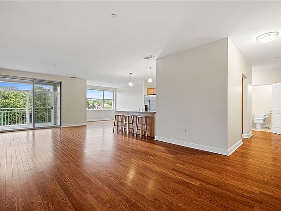 2nd image of 5570 Centre Ave APT 206