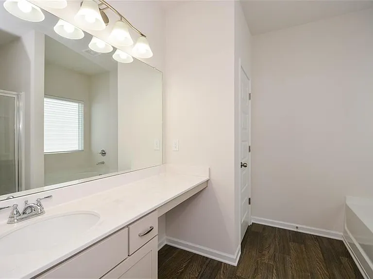 350 Cranston Dr — Photo 30