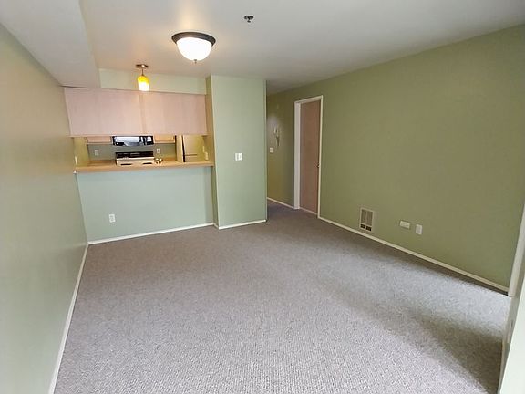 4th image of 530 Melrose Ave E APT 609