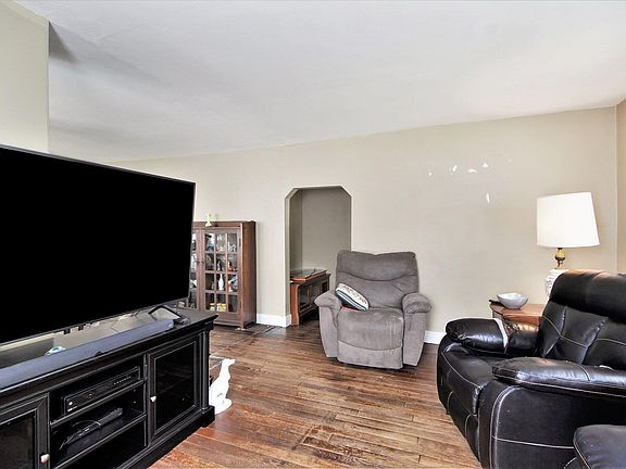 5th image of 510 S Fair St
