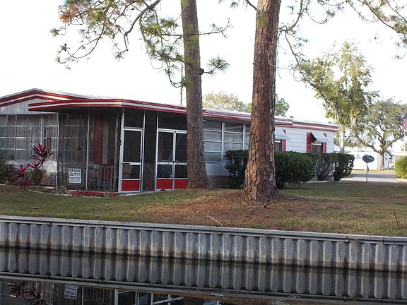 2nd image of 114 Pine Tree Dr