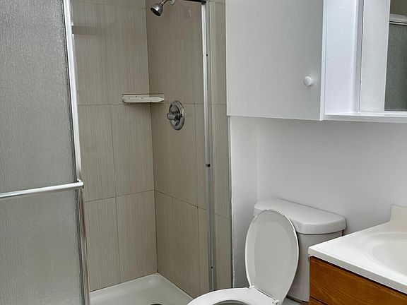 5th image of 1143 Roewill Dr APT 3