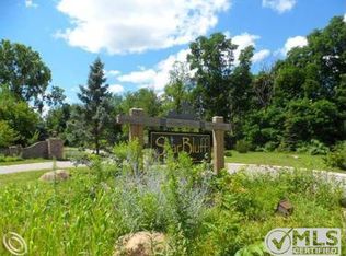 3300 Acorn Grove Ct, Ortonville, MI 48462