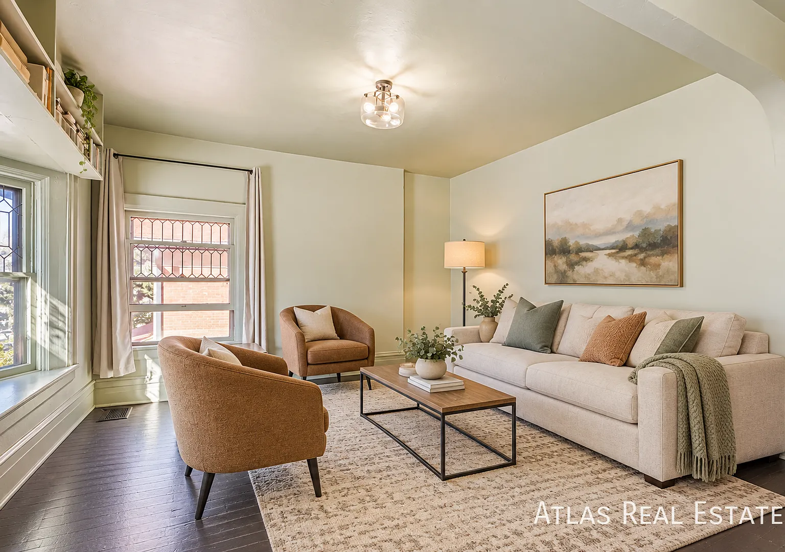 One Month Free! Renovated 2-Bedroom Capitol Hill Apartment Near Cheesman Park — Photo 3
