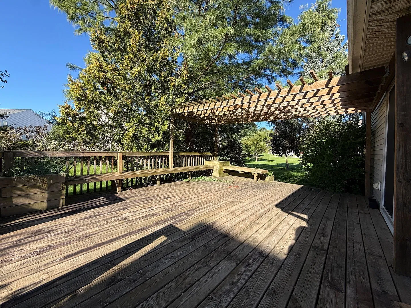 3 bed, 2.0 bath, 1665 sqft, $2,295 — Photo 3