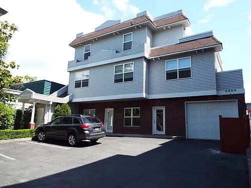 3644 Woodland Park Ave N Photo 1