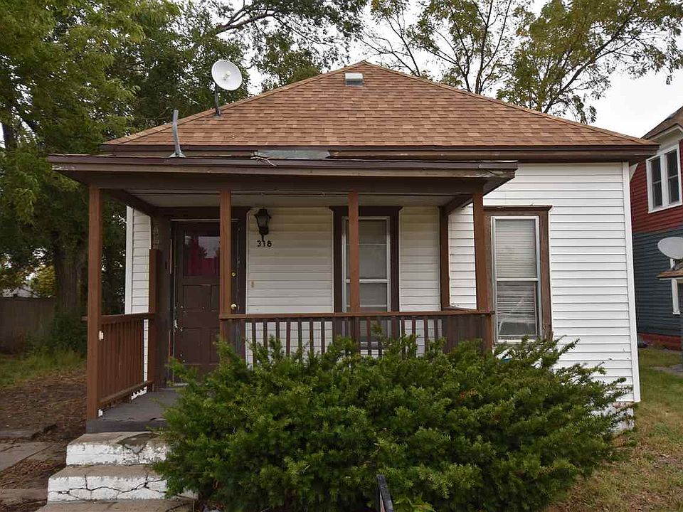 1st image of 318 W 11th St