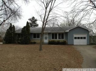 10417 Yukon St NW, Coon Rapids, MN 55433