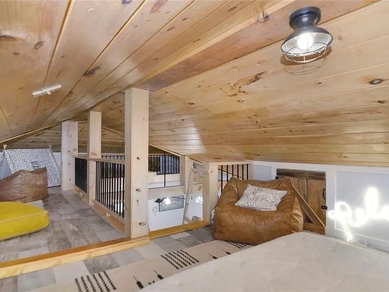 165 Corbin Hill Rd — Photo 7