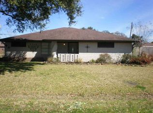 3900 Russell St, Groves, TX 77619