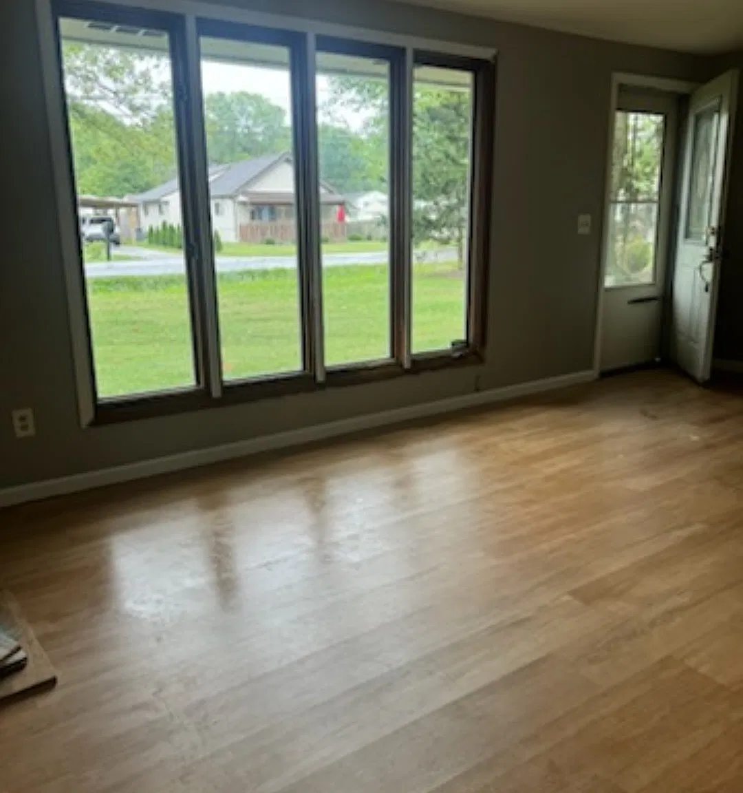 3 bed, 998 sqft, $1,570 — Photo 3