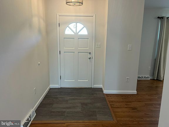 2nd image of 22595 Old Rolling Rd