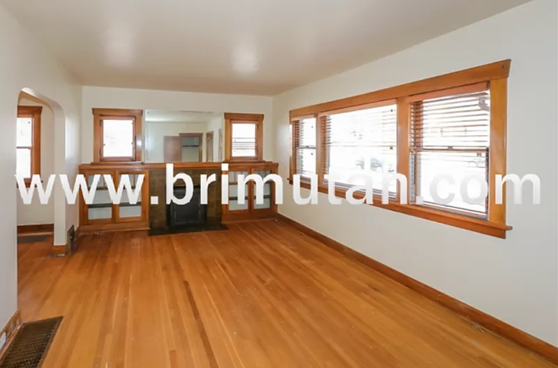 4 bed, 2.0 bath, $3,500 — Photo 2