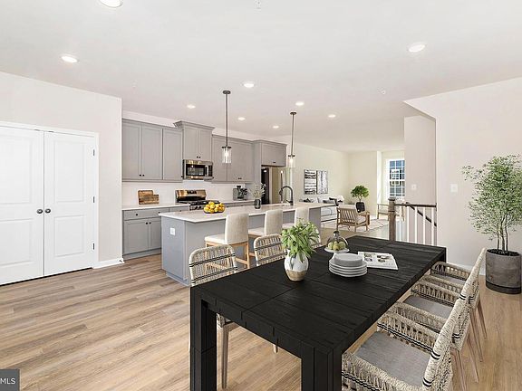 4th image of 103 Spring Bank Way