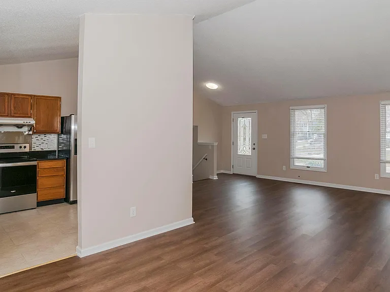 507 Trappers Run Dr — Photo 10