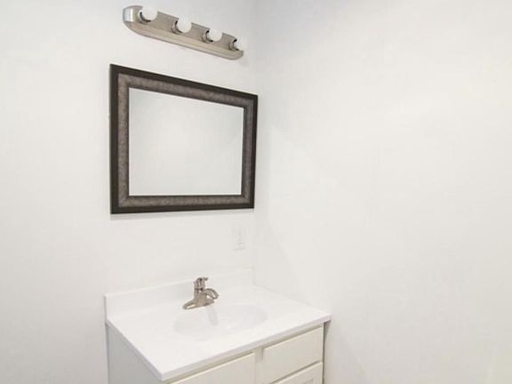 5th image of 1625 Point Breeze Ave #27-2L