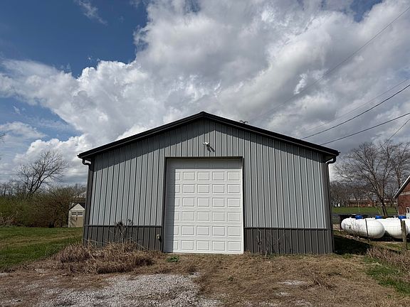 5th image of 3811 Combs Ferry Rd