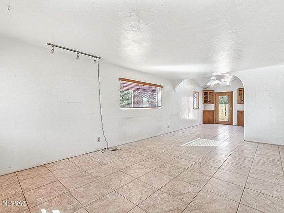 4th image of 5321 E Waverly St