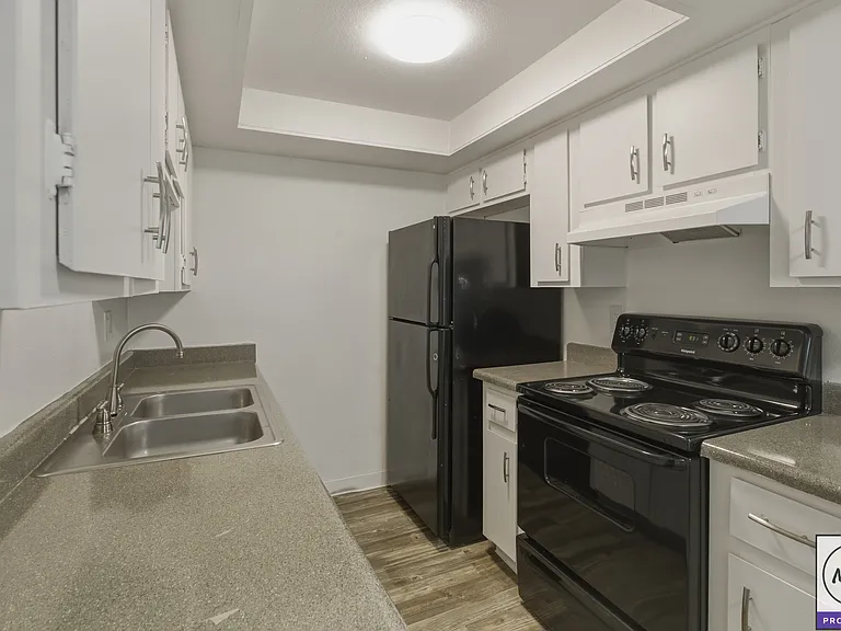 2330 W Lone Cactus Dr #103 — Photo 15